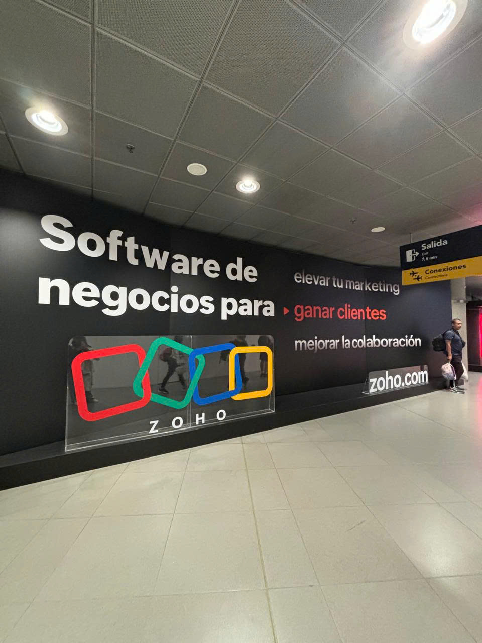 Zoho’s Expansion into Colombia: A Case Study in Outdoor Advertising Success